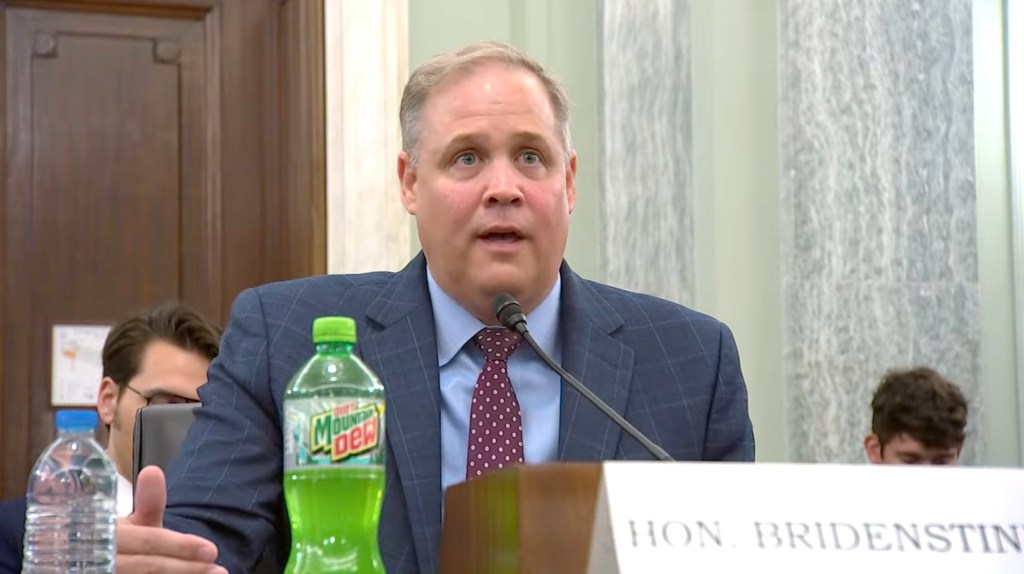 Η ακρόαση στη Γερουσία εγείρει αμφιβολίες για την ικανότητα της NASA να στείλει αστροναύτες στο φεγγάρι πριν από την Κίνα